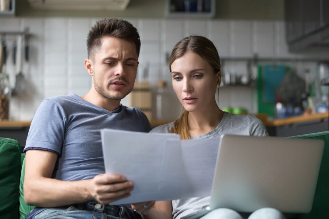 couple worried about bills