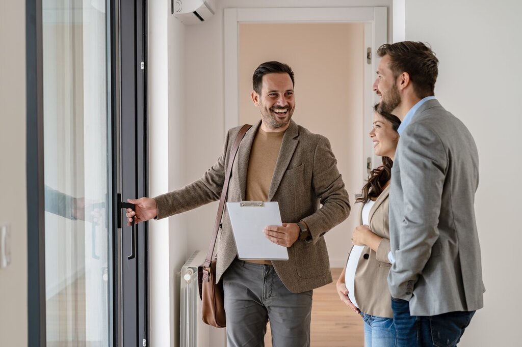 estate agent young couple