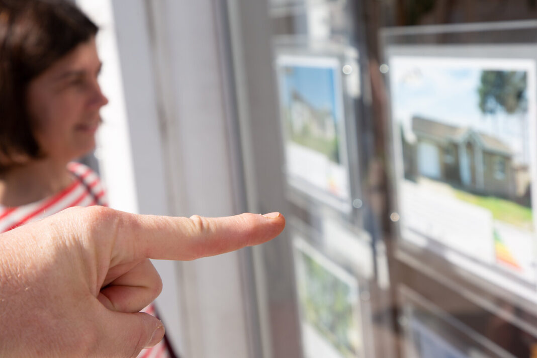 pointing property window