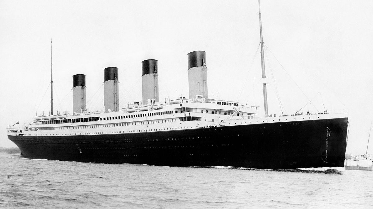 The duplex penthouse and the two bedroom apartment at the Grade II listed Oceanic House (main picture) was originally the London HQ of the famous White Star Line of Titanic fame.