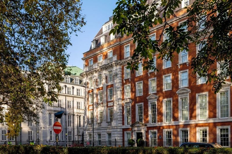 20 Grosvenor Square, -bed flat, let for £20k per week