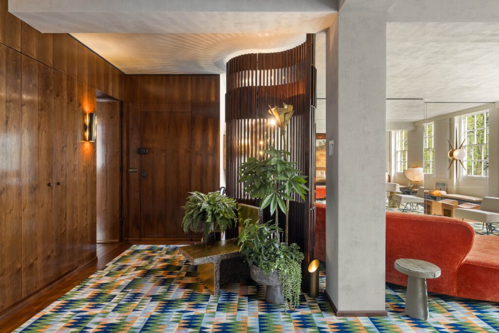 Lowndes Square entrance hallway