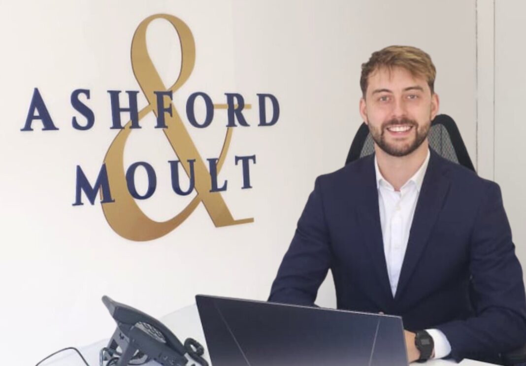 Tom Moult, Ashford & Moult