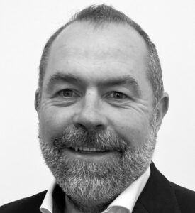Rob Smith, Hunters