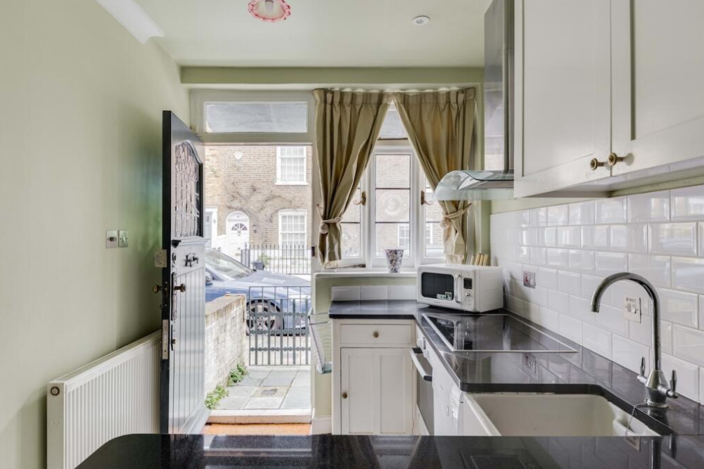 Seven-foot-wide home