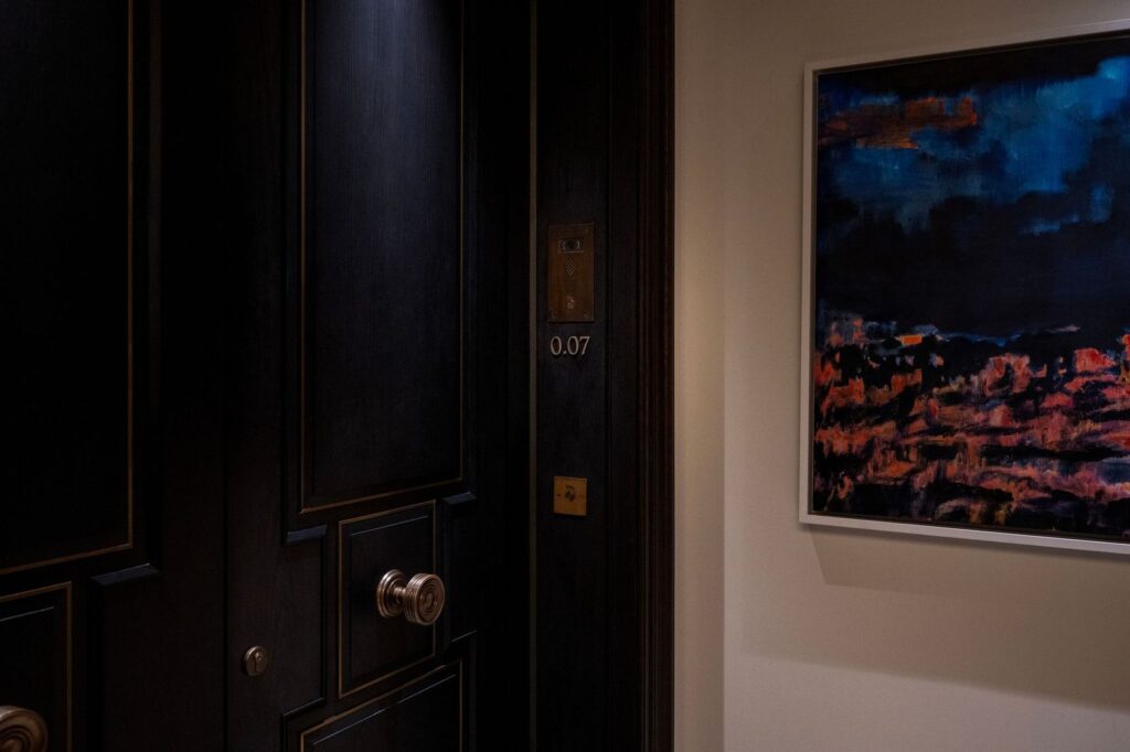 20 Grosvenor Square, 0.07 front door