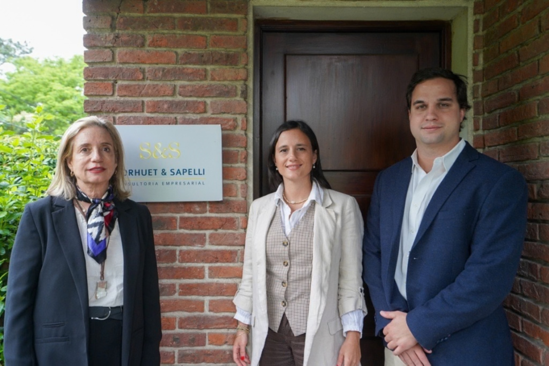 Left to right: Ana Sapelli, Sofia Sorhuet Sapelli and Ignacio Sorhuet