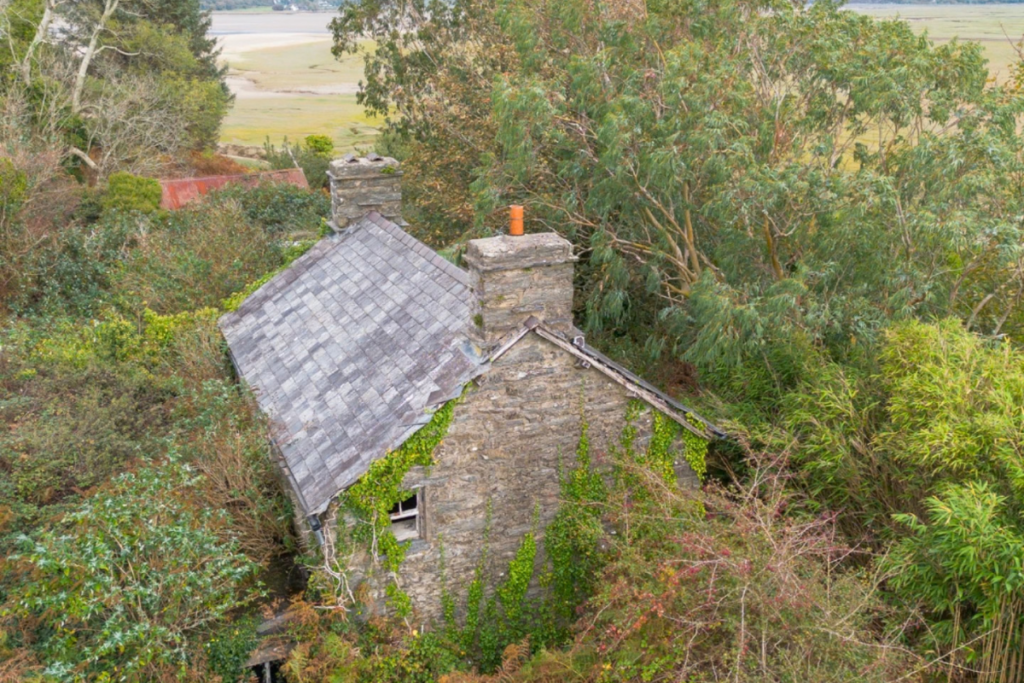 Ynys Gifftan - Stone Farmhouse