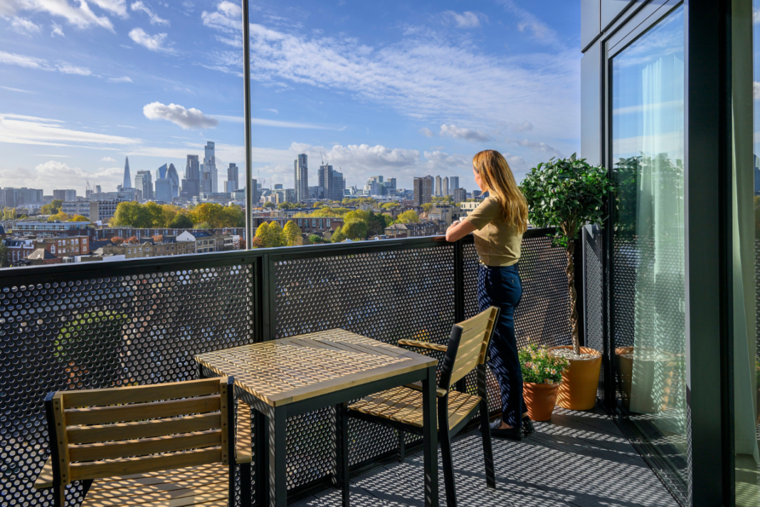 Regent’s View tops 100 sales at former gasworks site Regents Canal, Berkley