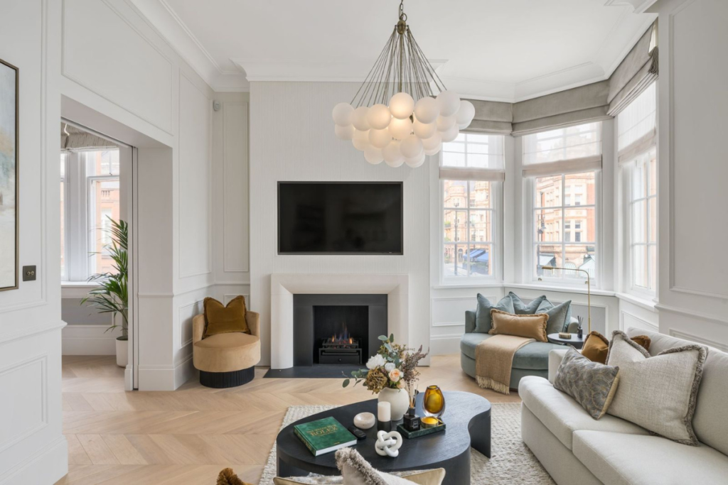 64 South Audley Street, apartment reception room