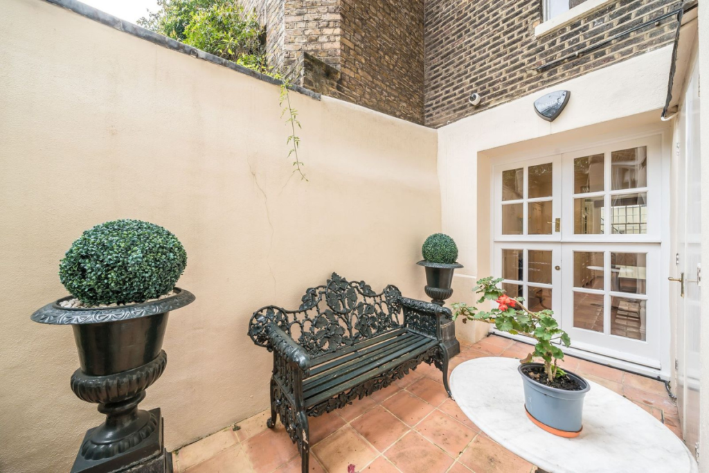 Chapel Street, Courtyward Garden