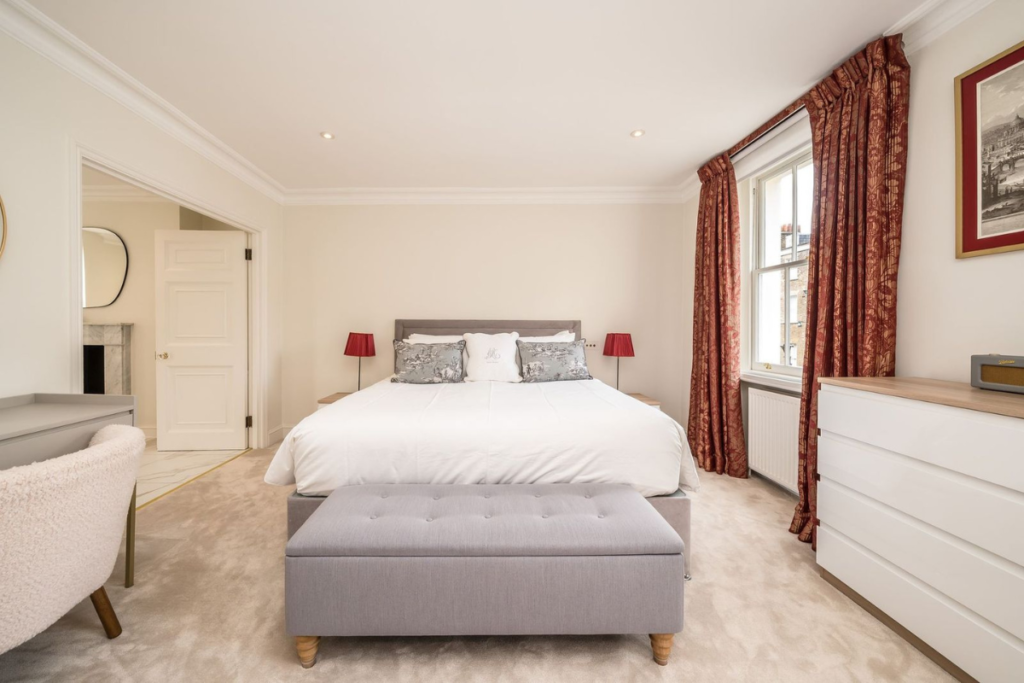 Chapel Street, main bedroom