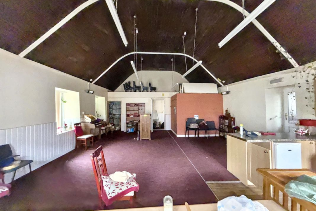 Bryn Heulog chapel inside
