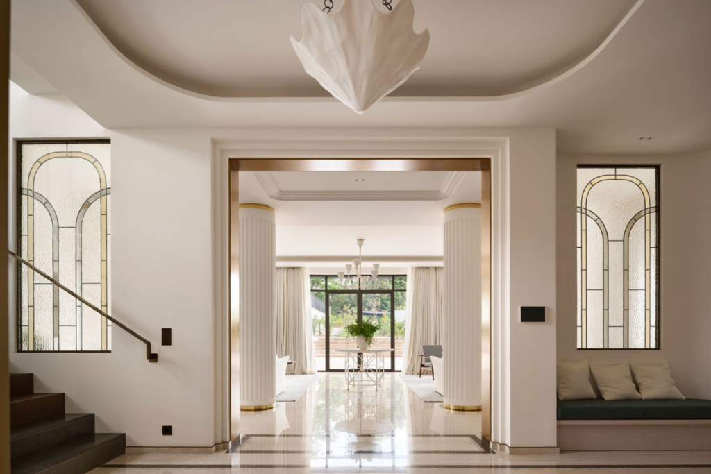 Villa Jardin, entrance hall, looking into main reception room