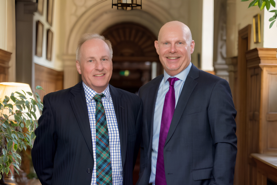 Wates expands Midlands presence with Manor Oak acquisition Will Main, Managing Director, Manor Oak Homes, and David Brocklebank, Executive Managing Director, Wates Land & Development