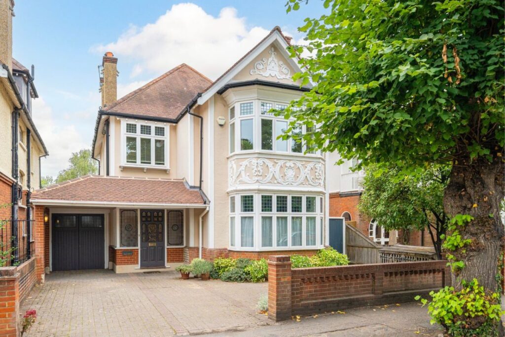 Cromwell Road, Teddington, Dexters