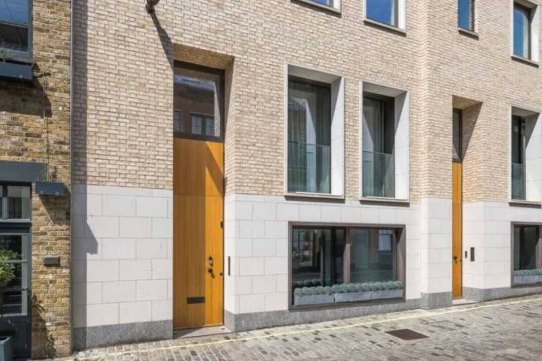 Marylebone townhouse with 32ft atrium hits market at £13.5k a week £15,000pw, Beaumont Mews townhouse, Marylebone © AWinship