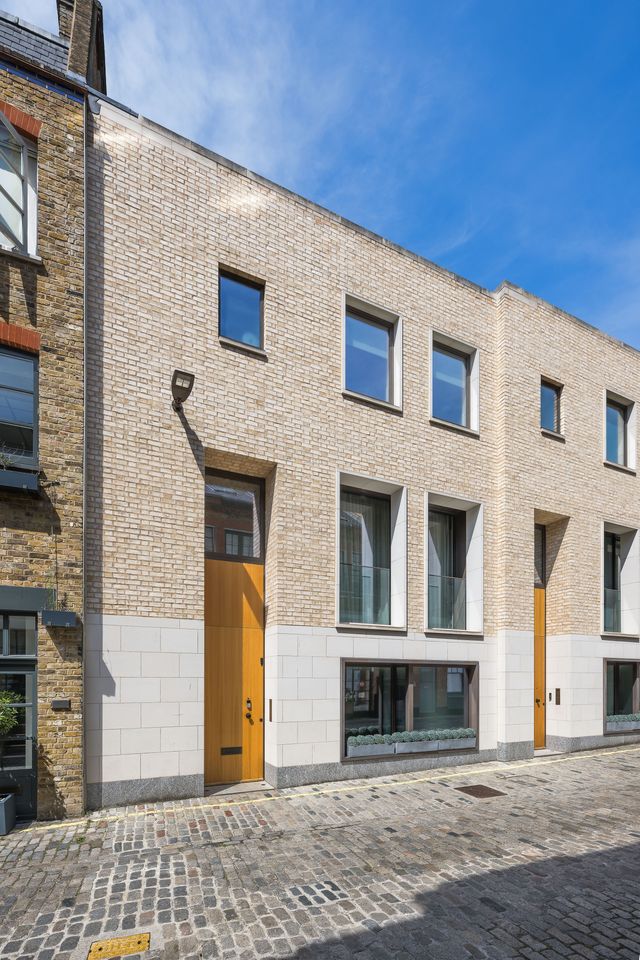 Beaumont Mews townhouse, Marylebone © AWinship