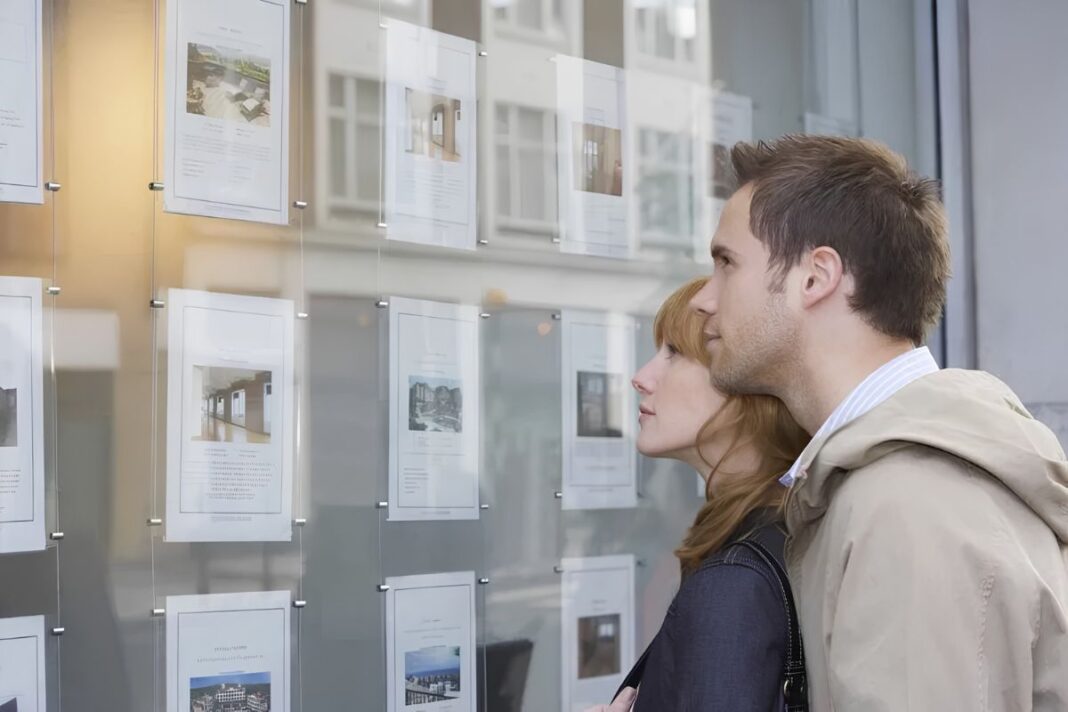 High-LTV mortgage lending hits highest level since 2008 Estate agent window