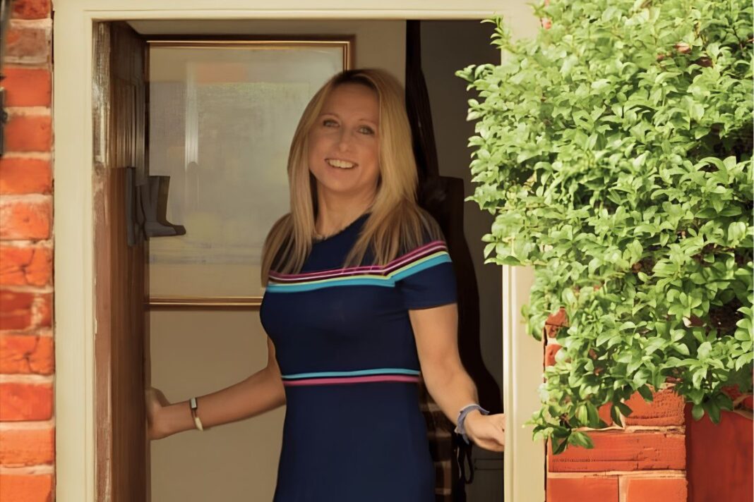 Buyers urged to instruct conveyancers now for Christmas moves Laura Catania, Partner and Head of Conveyancing at Attwells Solicitors