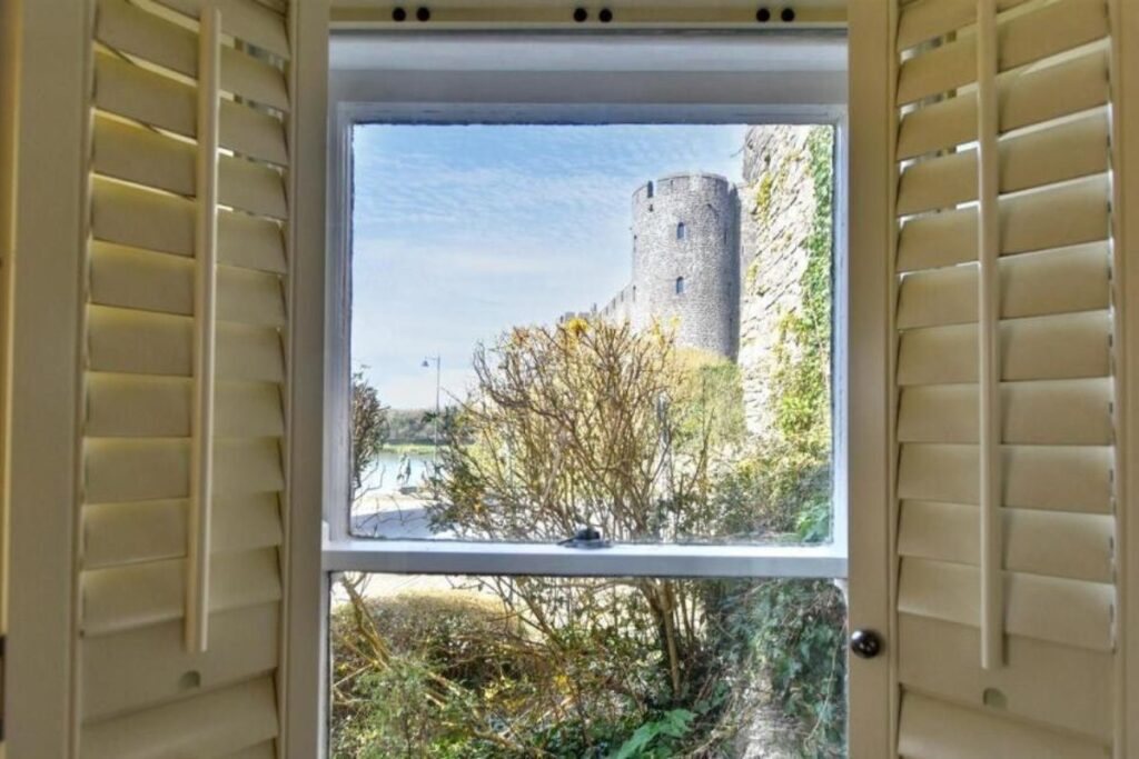 Pembrok Cottage Window