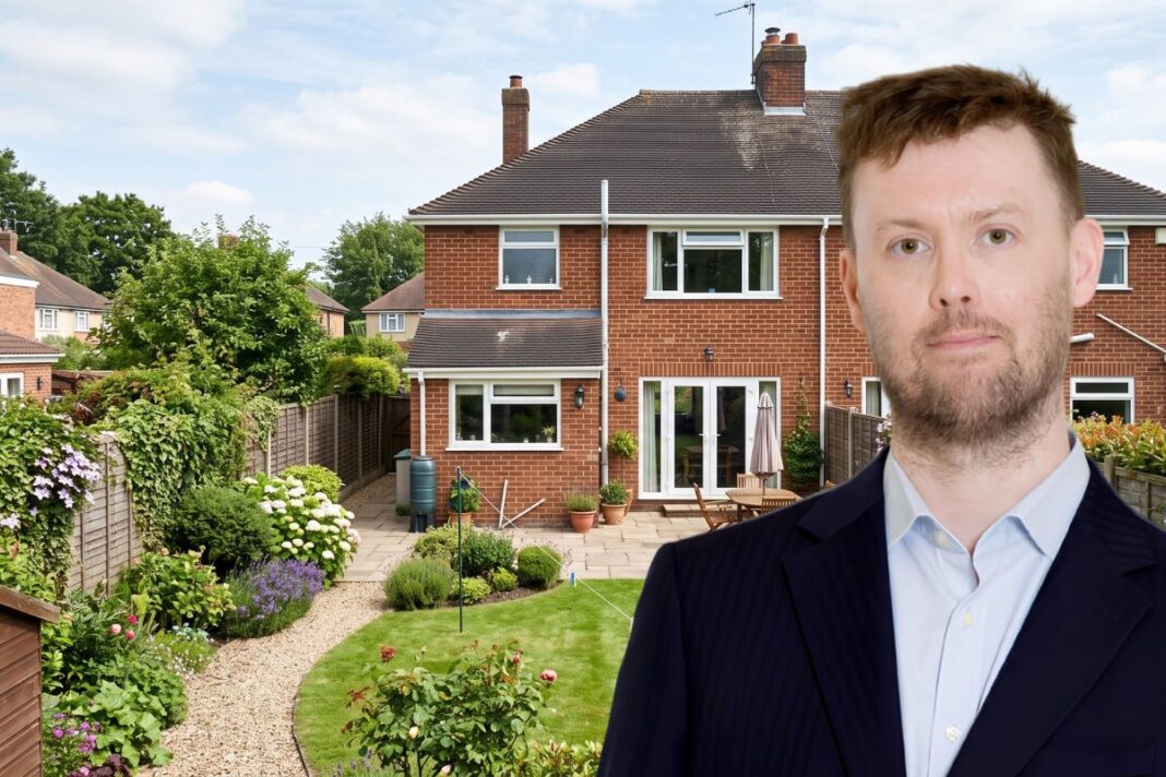 Semis and terraces lead growth as buyers seek middle ground Rob Owens, Head of Research at e.surv